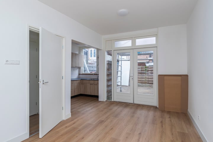 Bekijk foto 10 van Van Koetsveldstraat 42