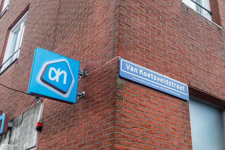 Bekijk foto 32 van Van Koetsveldstraat 42