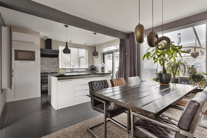 Foto 12 van Willem-Alexanderlaan 18