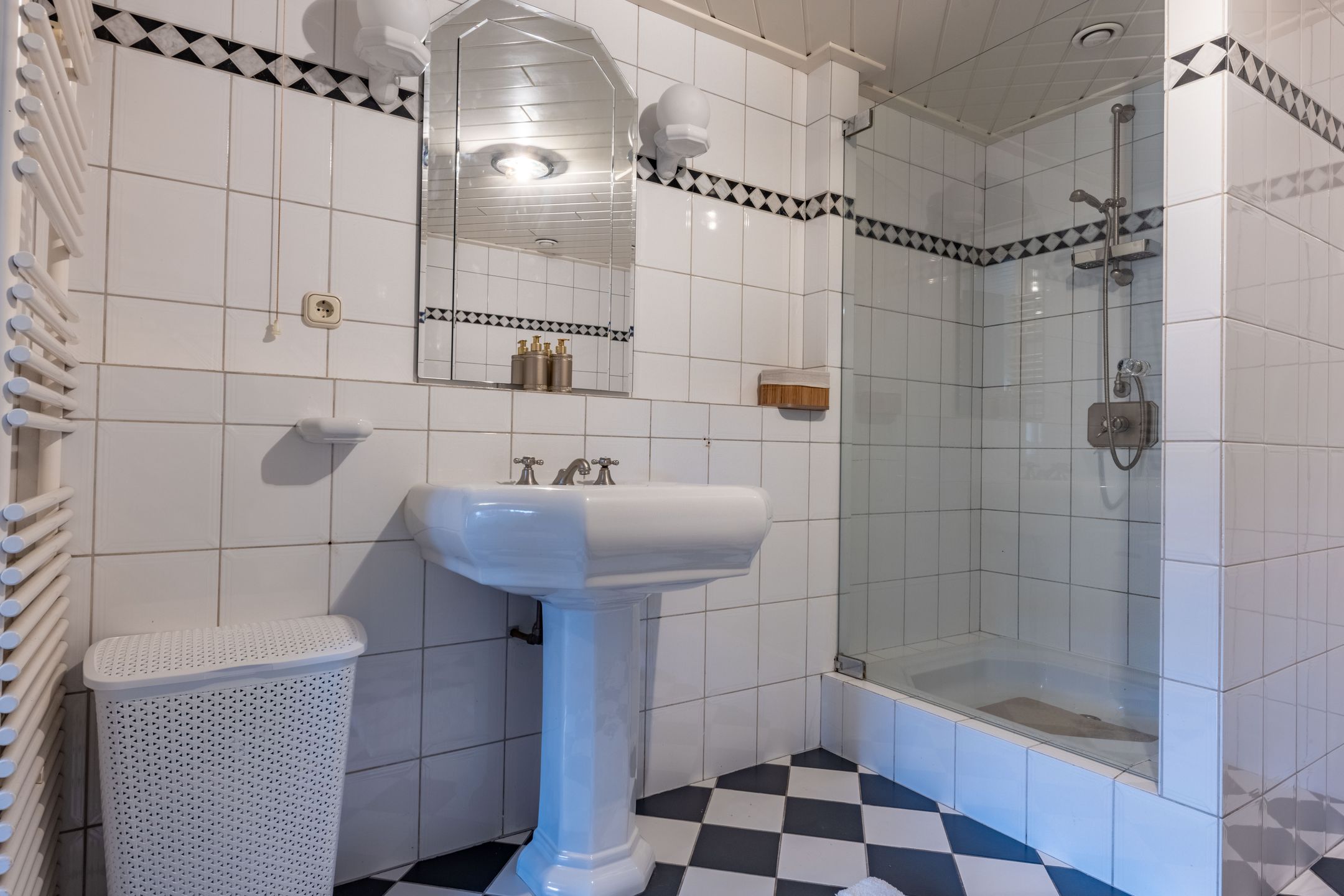 Foto 27 van Tolhutterweg 9