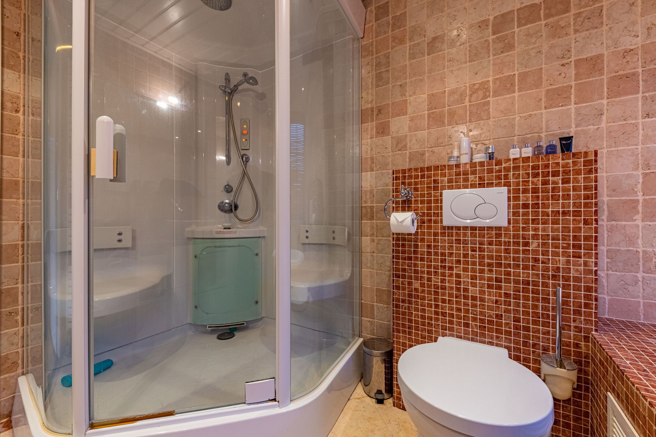 Foto 36 van Tolhutterweg 9