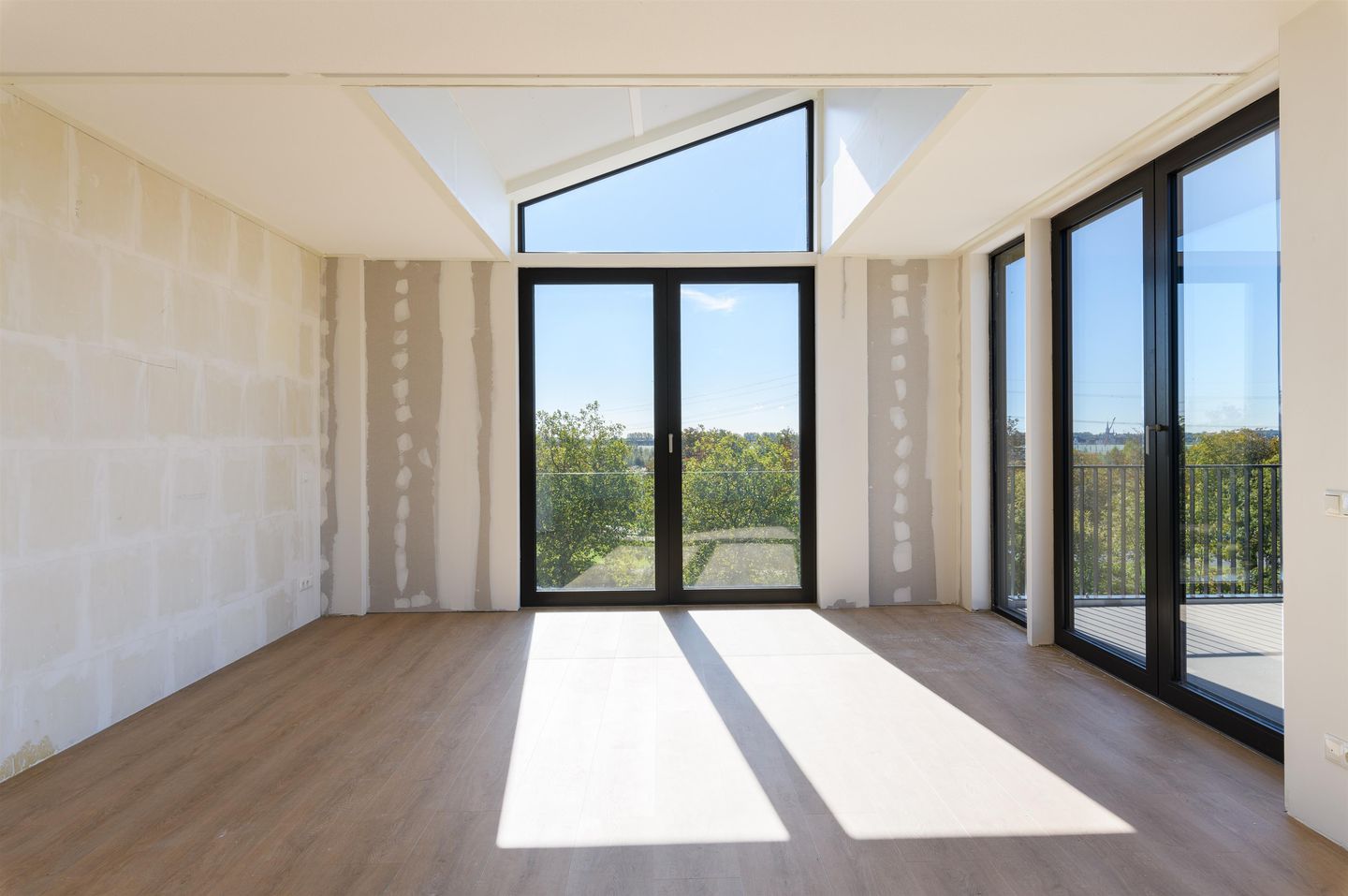 Foto 5 van E.J. Ruijgplein 56