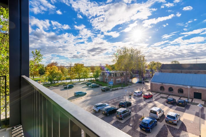 Foto 8 van E.J. Ruijgplein 58