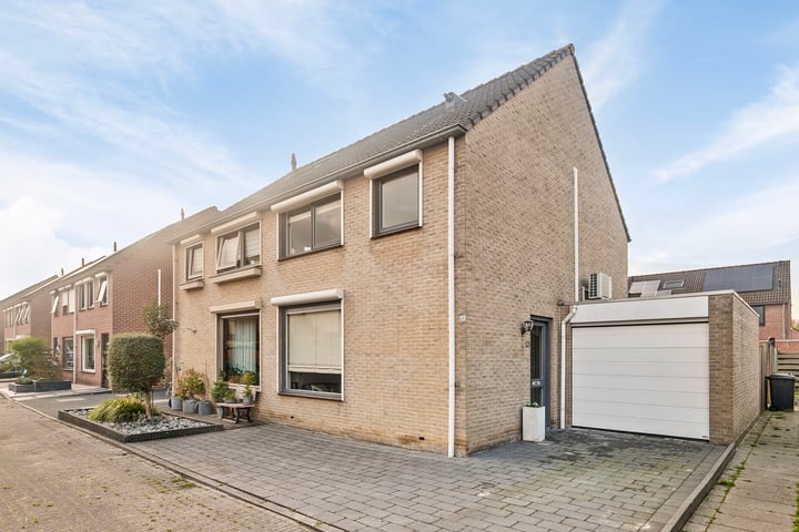 View photo 1 of Anthonie Van Dyckstraat 25