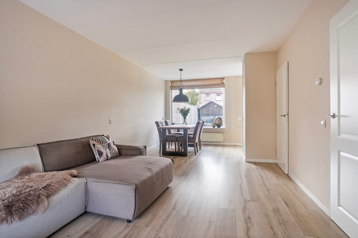 Foto 5 van Anthonie Van Dyckstraat 25