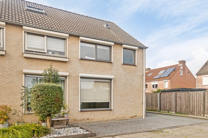 View photo 26 of Anthonie Van Dyckstraat 25