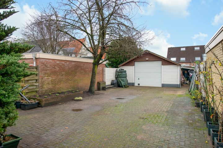 View photo 2 of Alexanderstraat 39