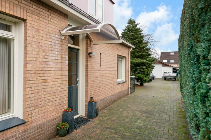 View photo 4 of Alexanderstraat 39