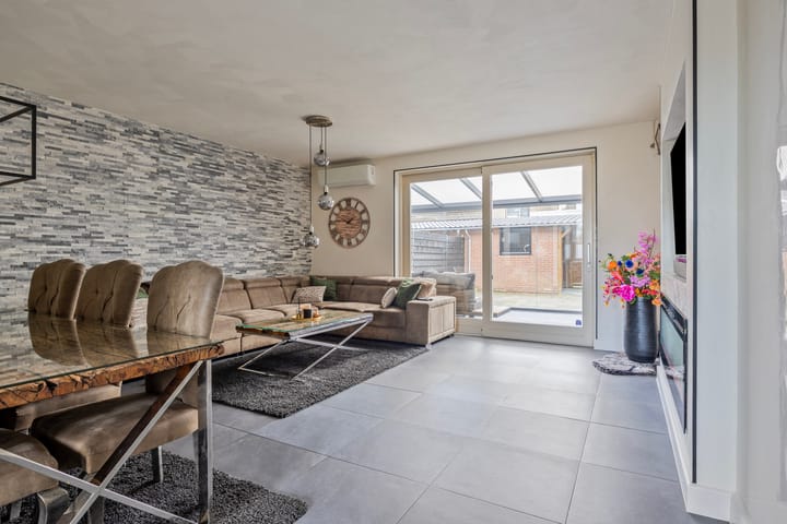 Foto 11 van Basaltstraat 48