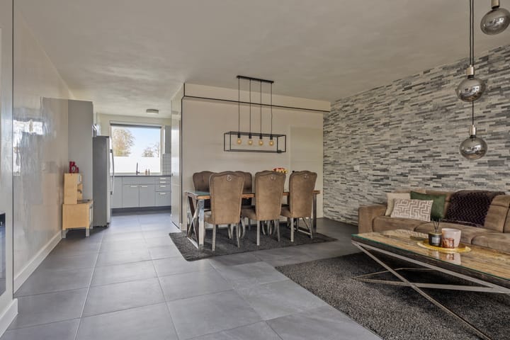 Foto 12 van Basaltstraat 48