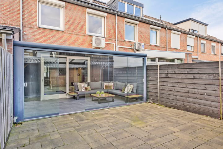 Foto 36 van Basaltstraat 48