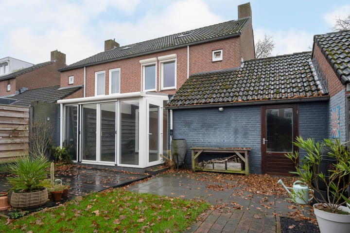 Bekijk foto 31 van Pastoor Weltersstraat 32