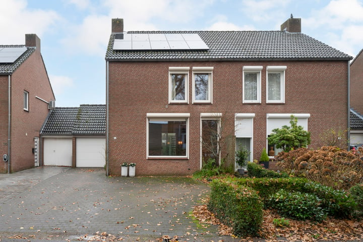 Bekijk foto 34 van Pastoor Weltersstraat 32