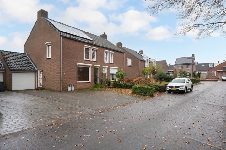 Bekijk foto 35 van Pastoor Weltersstraat 32