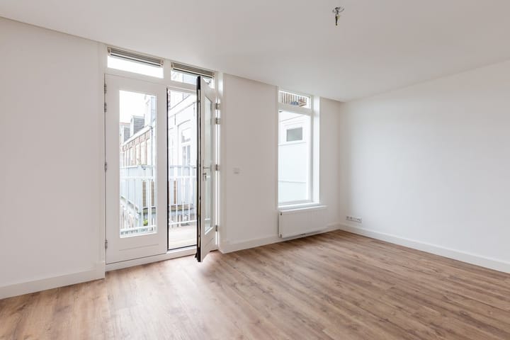 Photo 6 of Daniël Stalpertstraat 42-3