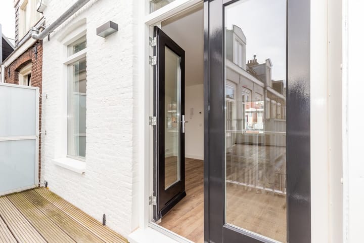 Photo 8 of Daniël Stalpertstraat 42-3