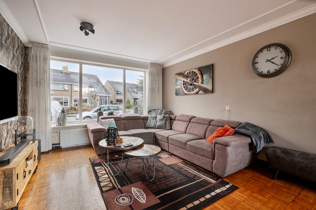 Photo 2 of Dokter Bloemstraat 48