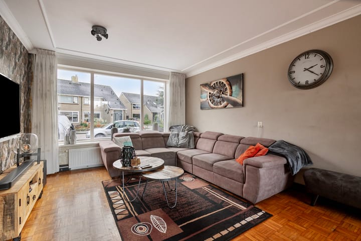 Photo 2 of Dokter Bloemstraat 48