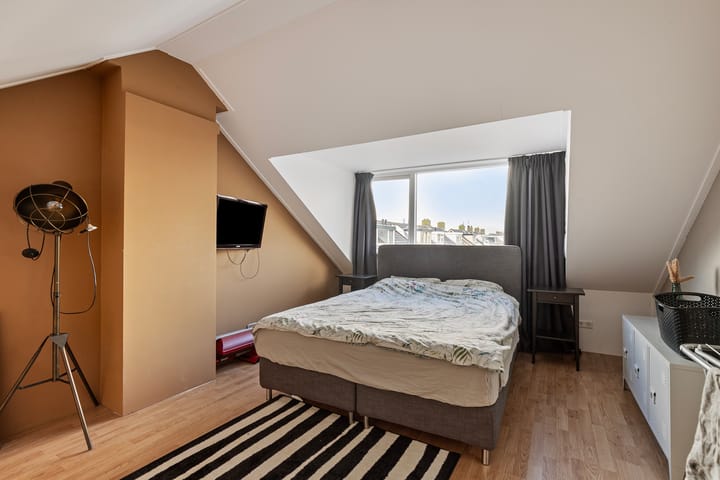 Photo 4 of Dokter Bloemstraat 48