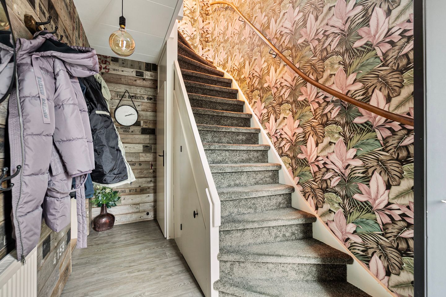 Photo 10 of Dokter Bloemstraat 48