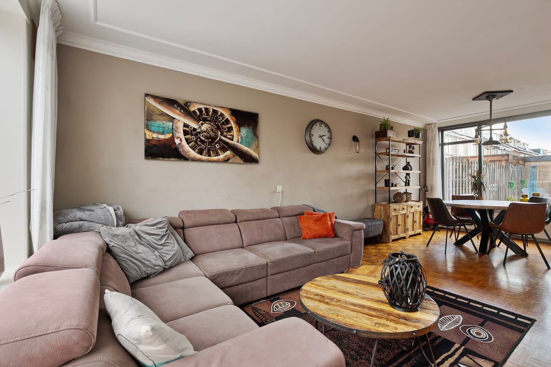 Photo 13 of Dokter Bloemstraat 48