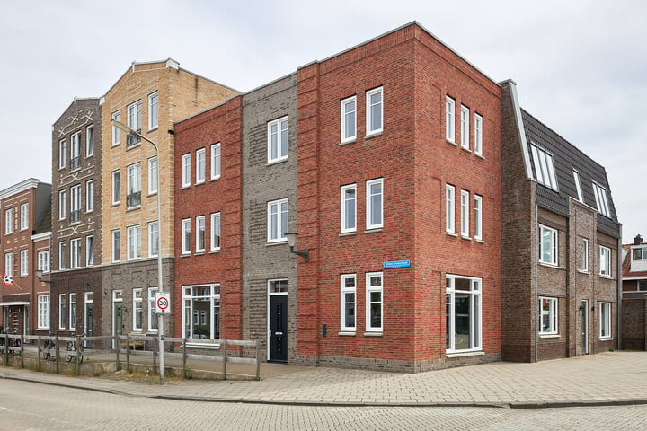 Bekijk foto 1 van Willem Dreesstraat 2