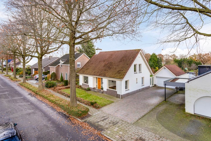 View photo 33 of Ringweg 13