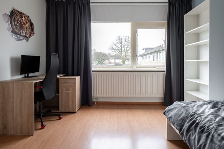 Photo 27 of Gerrit Peuscherstraat 225