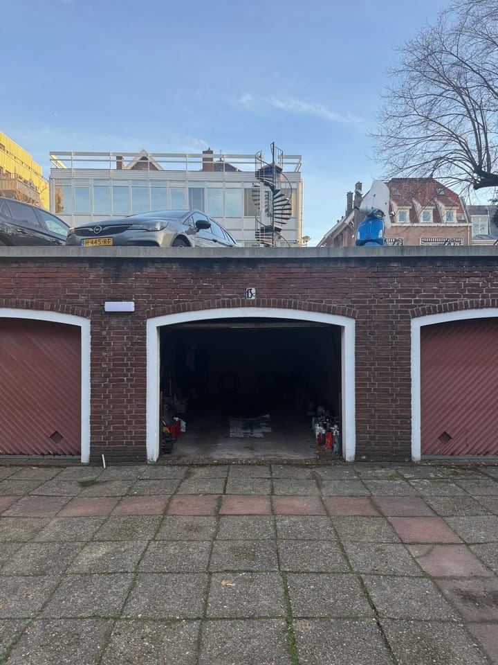 Foto 1 van Johan van Oldenbarneveltlaan 13-C