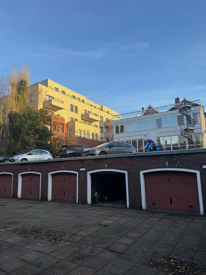 Foto 4 van Johan van Oldenbarneveltlaan 13-C