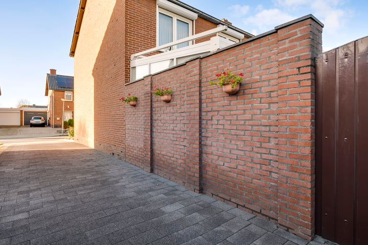 Bekijk foto 37 van Schout Offermanstraat 22