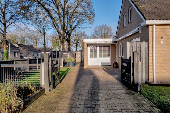 Foto 12 van Spoorstraat 9