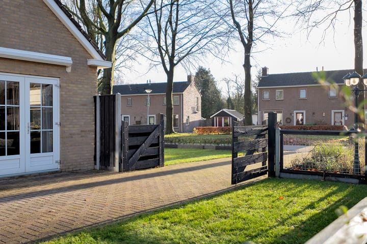 Foto 19 van Spoorstraat 9