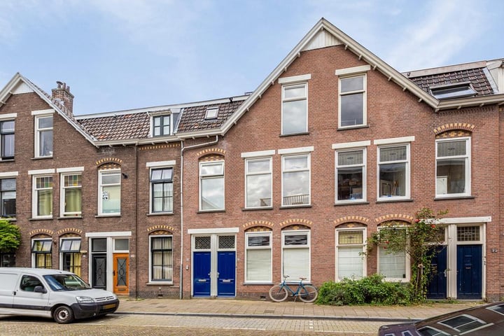 View photo of Douwes Dekkerstraat 30