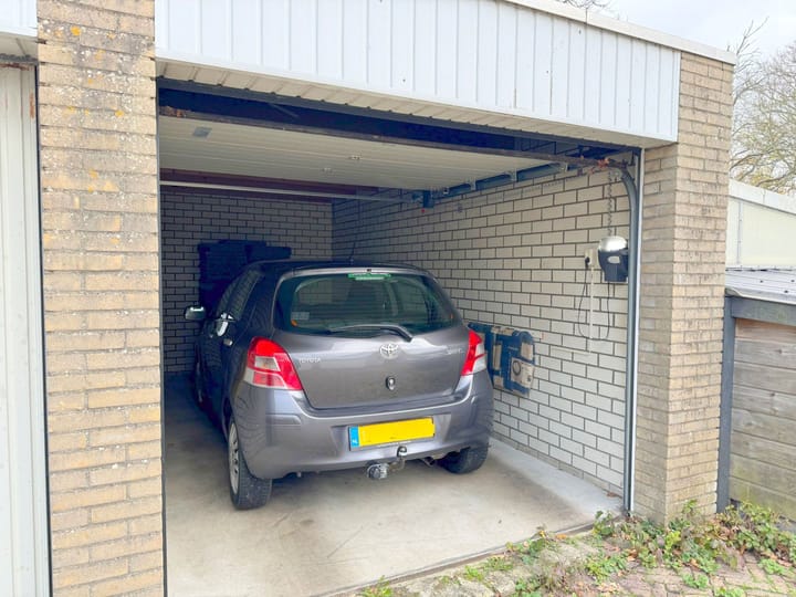 Photo 4 of Roosjesweg 1-M