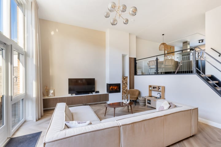 Foto 1 van Boterbloem 17