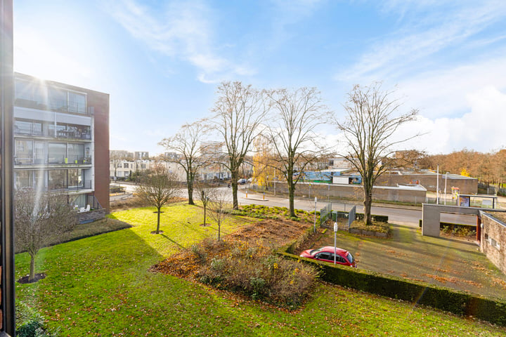 Bekijk foto 30 van van der Duyn van Maasdamstraat 81