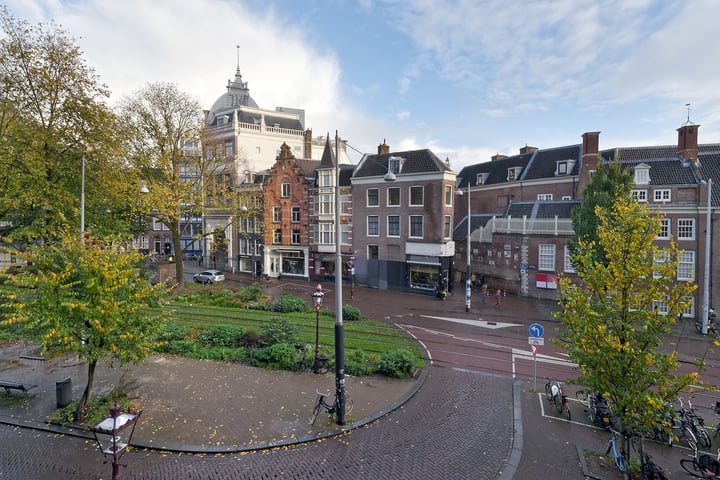 View photo 4 of Nieuwezijds Voorburgwal 294-1