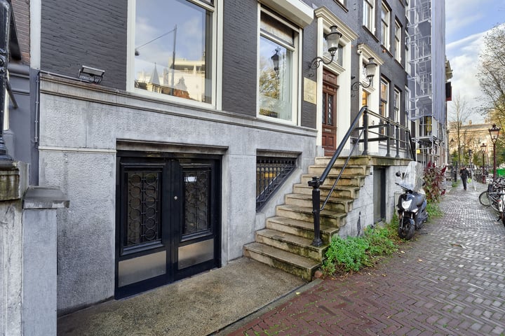 View photo 31 of Nieuwezijds Voorburgwal 294-1