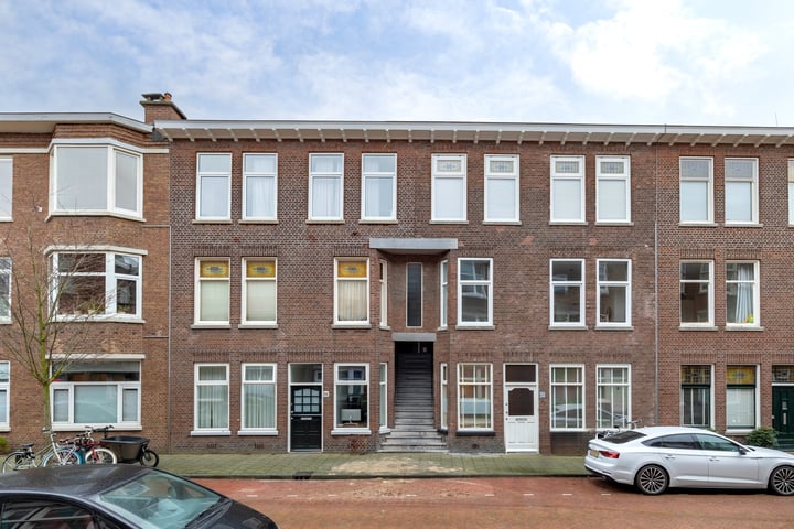 View photo 2 of Usselincxstraat 153