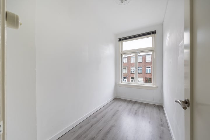 View photo 18 of Usselincxstraat 153