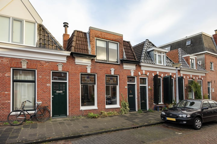 View photo of Plantsoenstraat 25