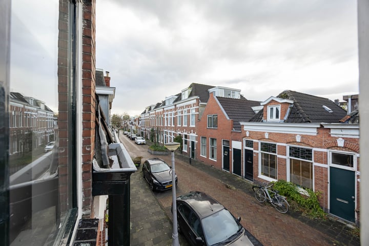 View photo 43 of Plantsoenstraat 25