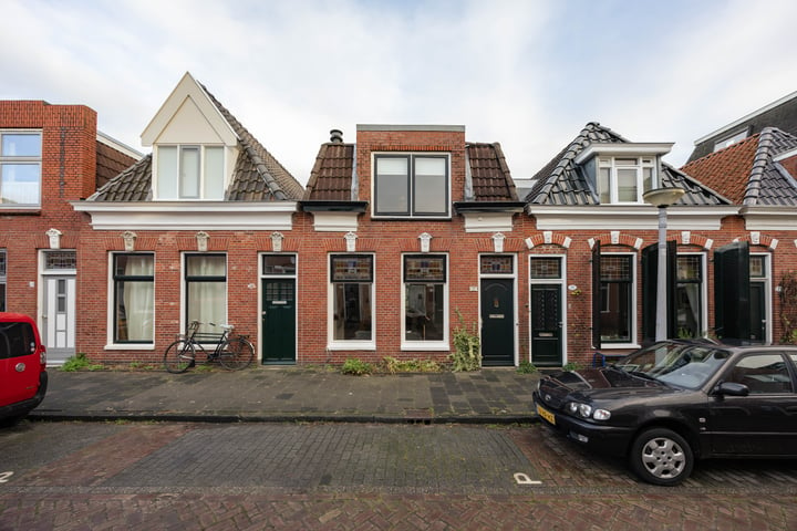 View photo 44 of Plantsoenstraat 25