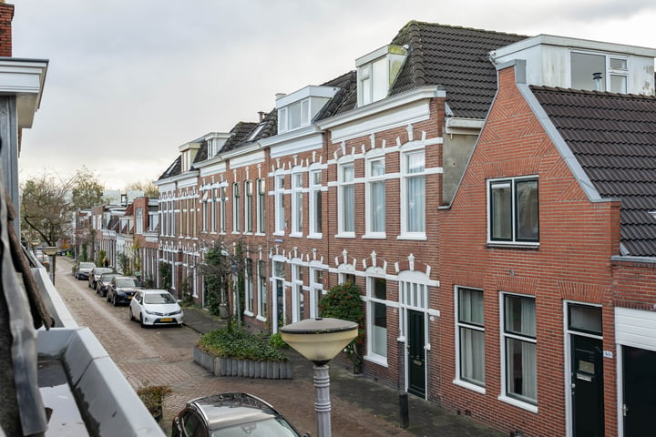 View photo 46 of Plantsoenstraat 25