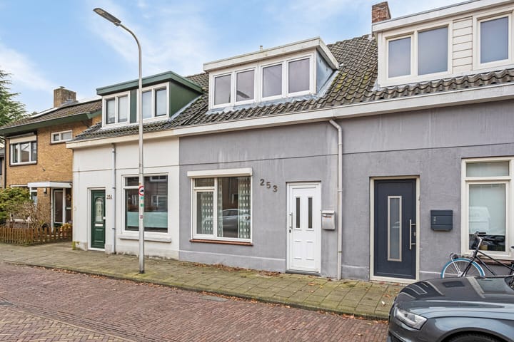 Foto 27 van Dennenweg 253