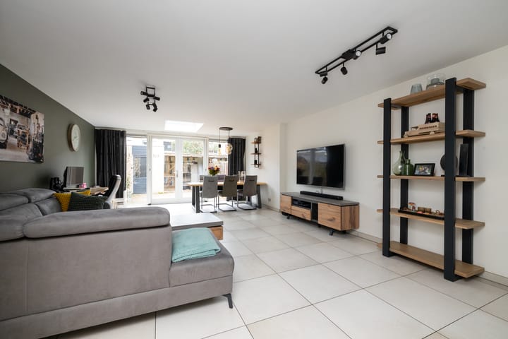 Foto 3 van Walmolenerf 24