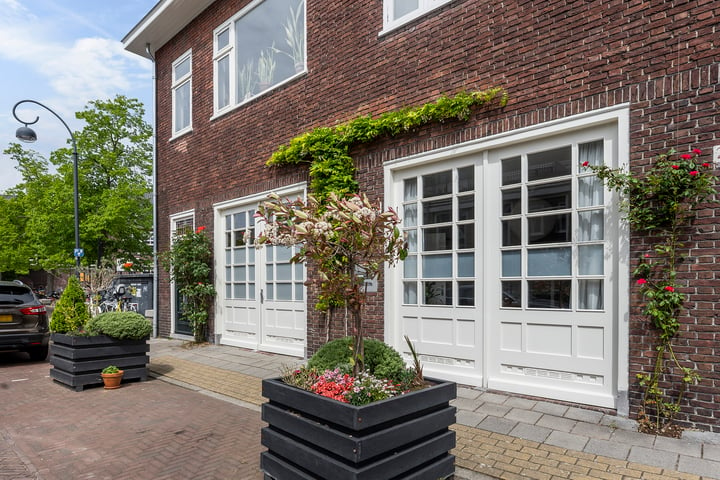 Bekijk foto 45 van Nicolaas van der Laanstraat 27-ZW