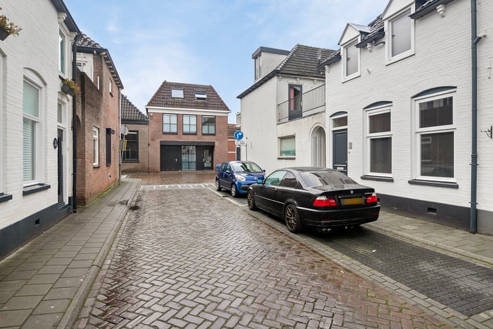 View photo 9 of Nieuwstraat 3