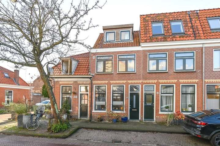 View photo of Oost Indiëstraat 38